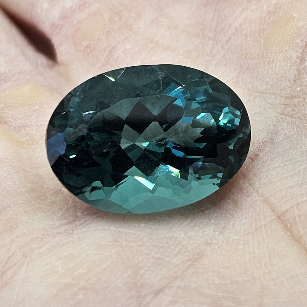Certified Large Oval Paraiba Tourmaline 21.90 Carats! - Picture 5 of 7